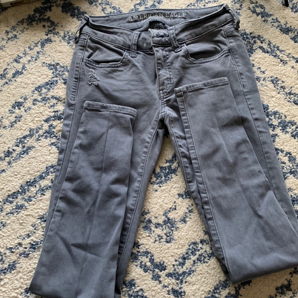 American Eagle ripped super stretch
